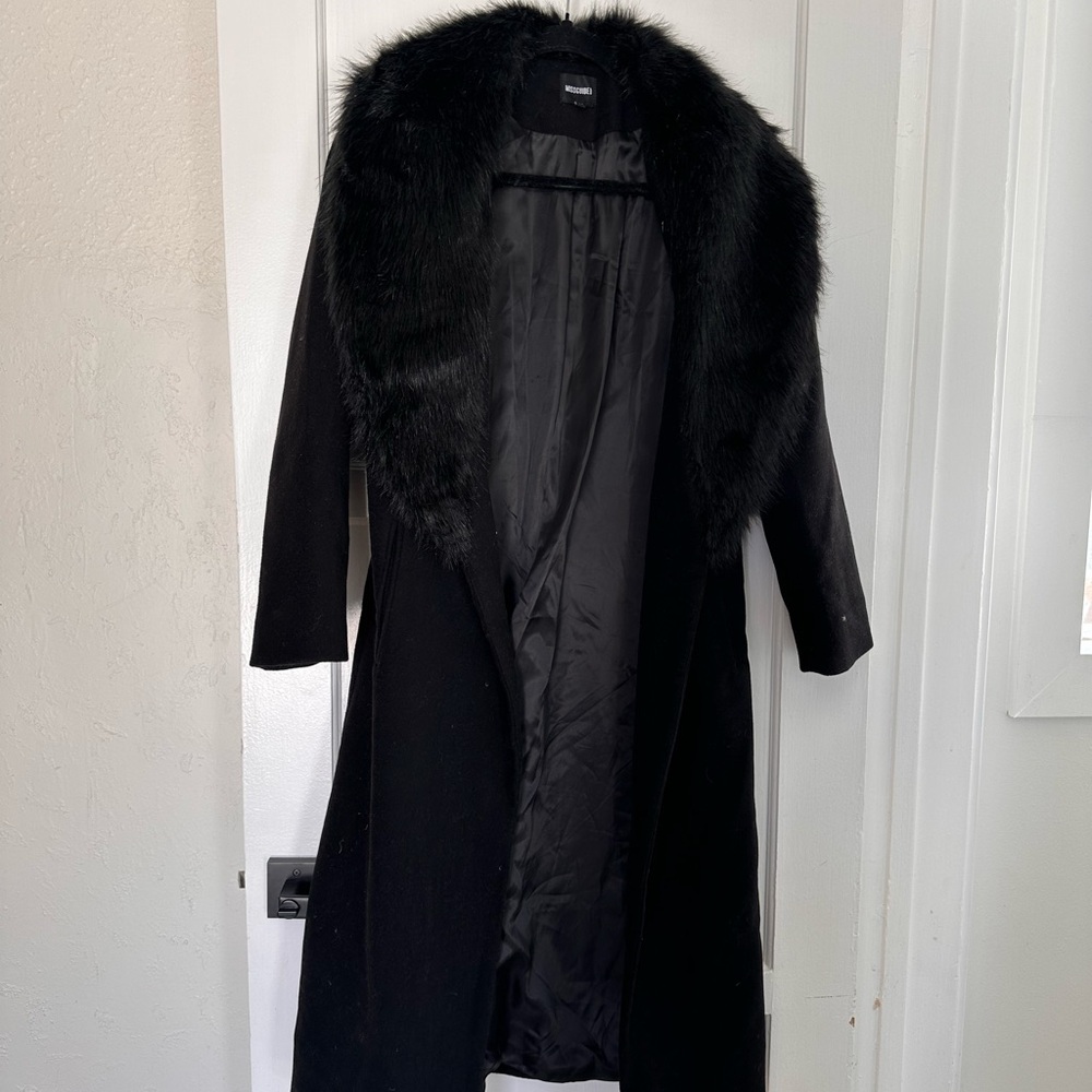Missguided Black Coat with Faux Fur Collar
